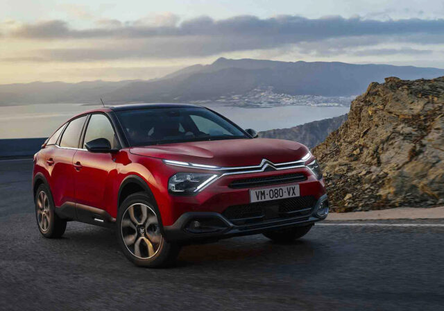 Citroen_eC4_Rouge_Elixir_Herobanner_2880_1280